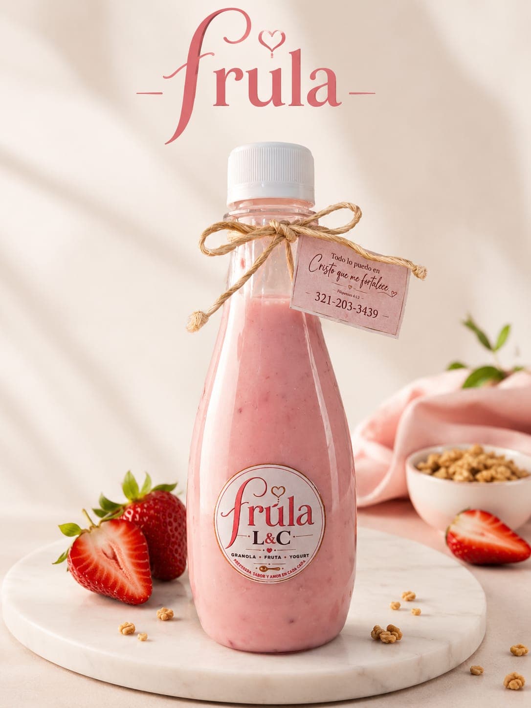 Botellita premium con yogurt cremoso y frutas tropicales.